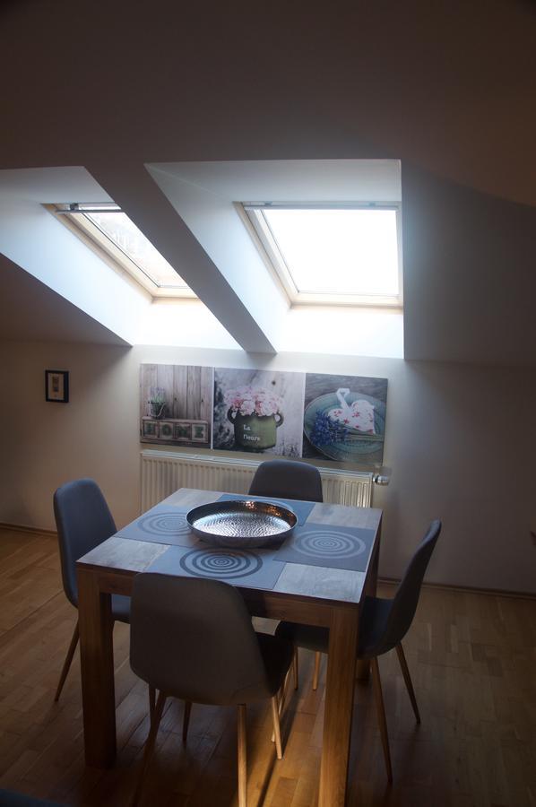 Amazing Angie'S Apartment Praga Esterno foto