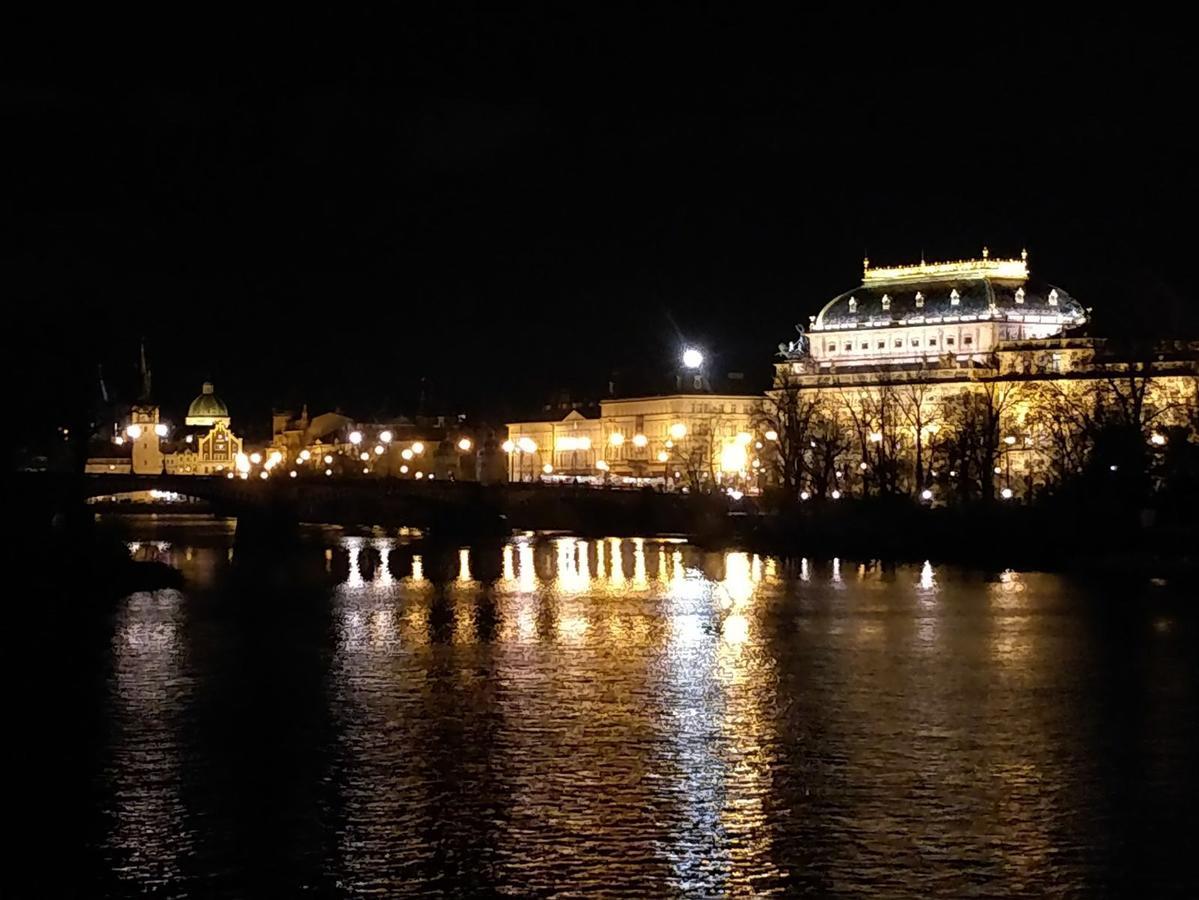 Amazing Angie'S Apartment Praga Esterno foto