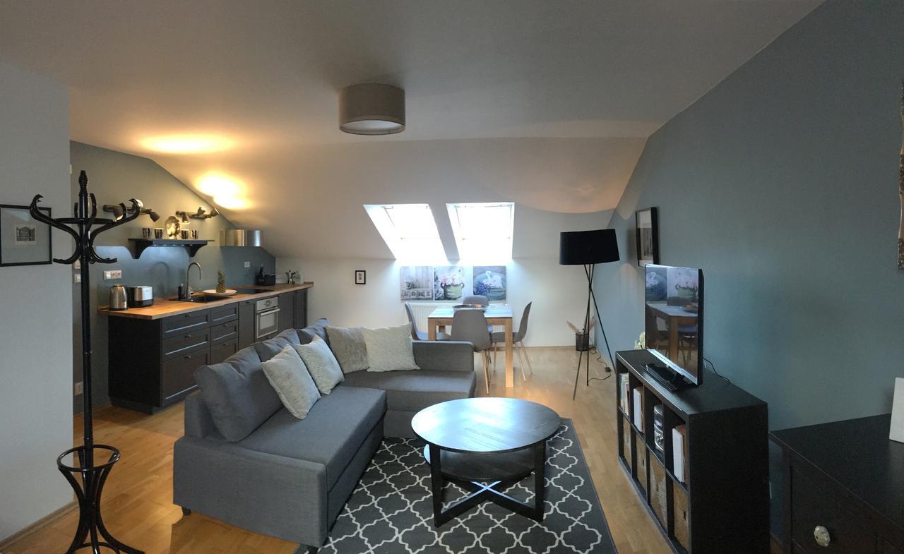 Amazing Angie'S Apartment Praga Esterno foto